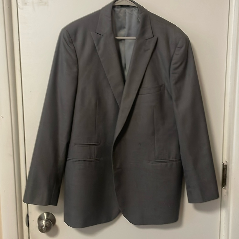 Men’s J.F Ferrar Sharkskin color blazer. Excellent condition 46R